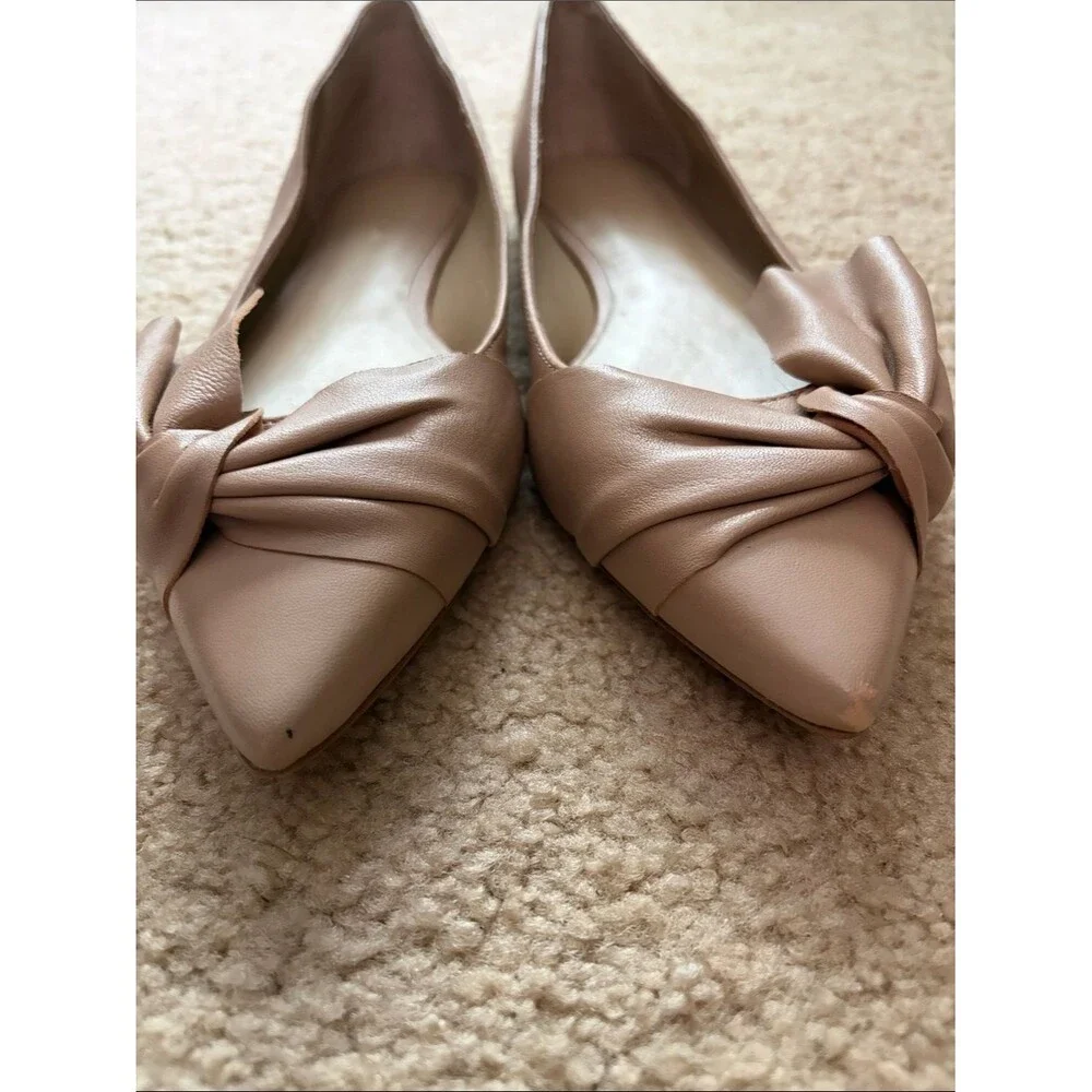 Ann Taylor Neutral Beige Pointed Toe Ballet Flat Bow Accent Sz 8